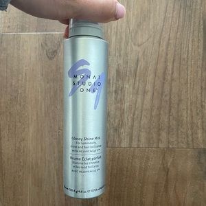 Monat glossy shine spray